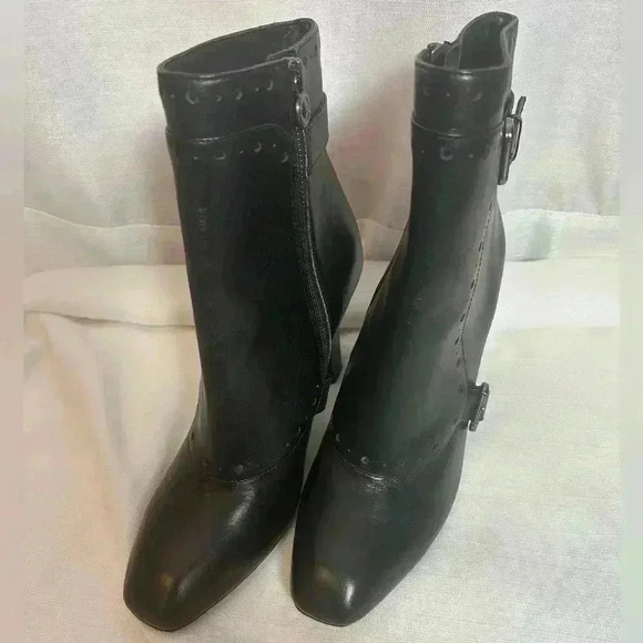 Leon Max, women’s black boots, size 10 with a 4 inch heel - Picture 2 of 8